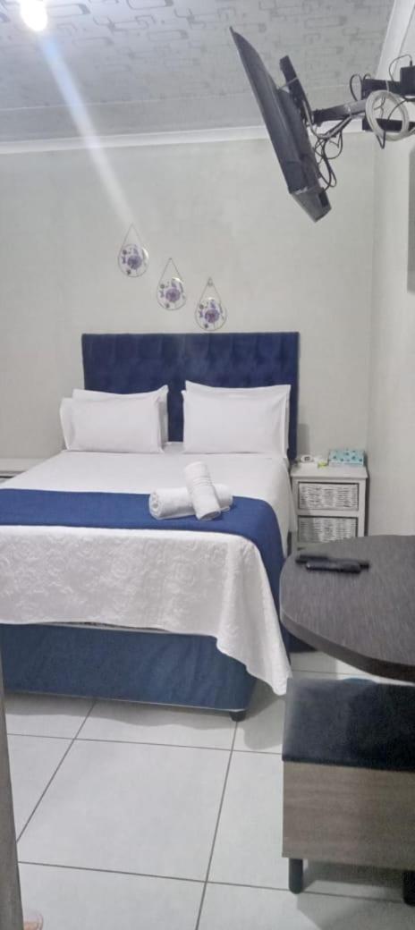 The Croc Guest House Springs  Dış mekan fotoğraf